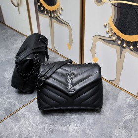 Y.S.L SAINT LAURENT Calfskin Leather Chain full black Bag(24x18x9cm）